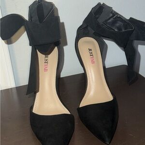 JustFab Black Heels with Bow Accent